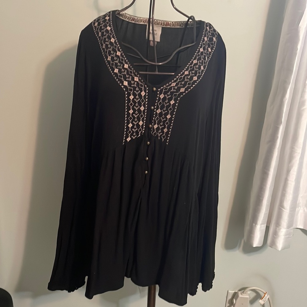 Knox Rose Women’s embroidered blouse